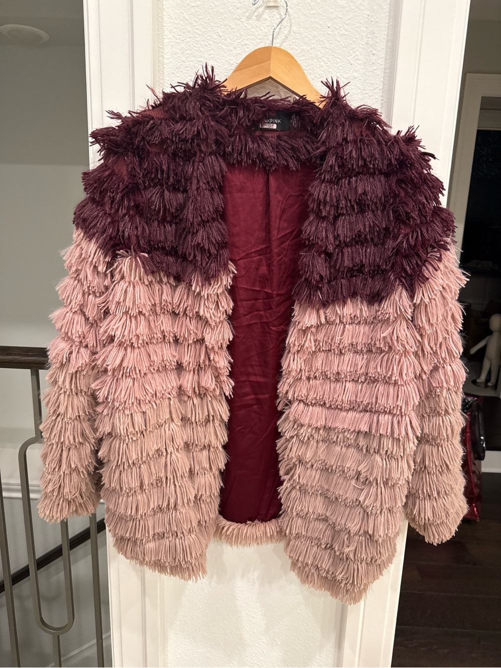 MINKPINK Ombre Tiered Fringe Shag Jacket Burgundy Pink Size Small - Picture 2 of 6